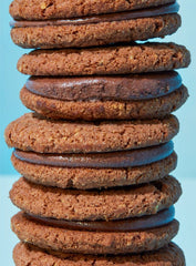 Oatmeal sandwich biscuit with peanut butter filling 180 g